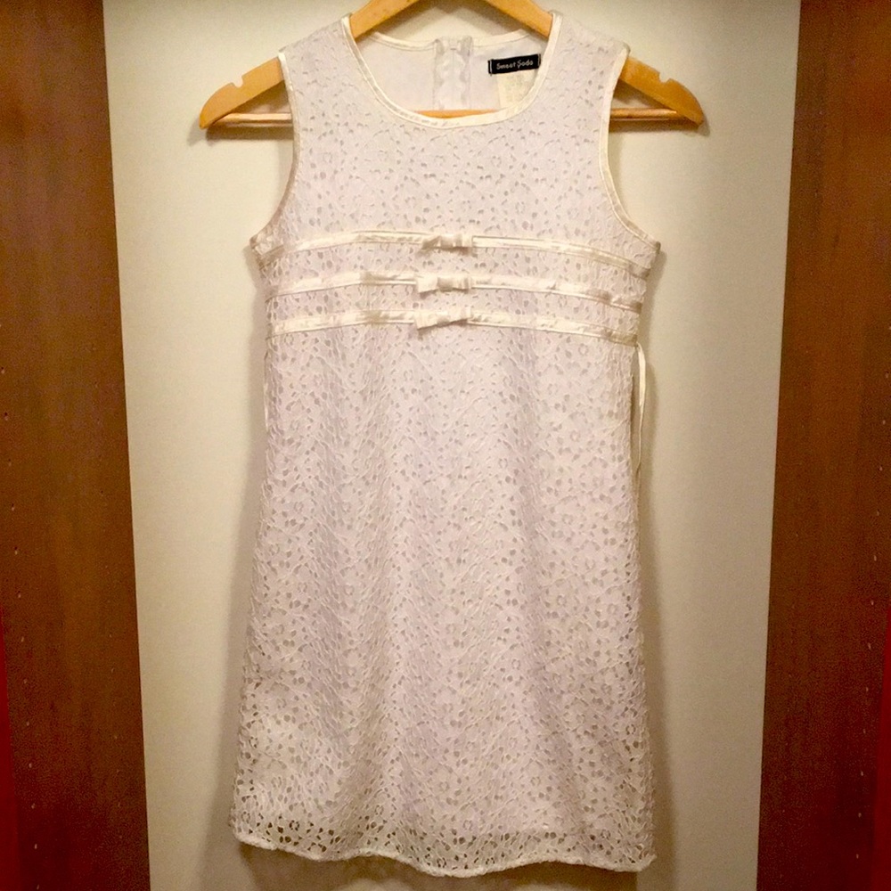 Girls Size 12 Semi-Formal White Dress